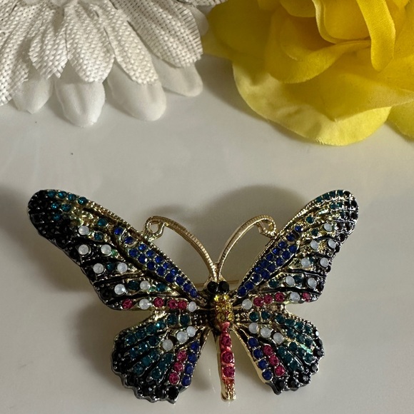 Butterfly Rhinestones Pin/Brooch - Picture 7 of 10
